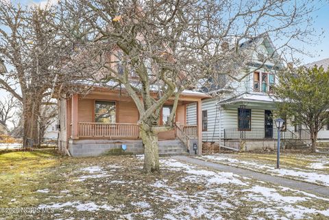 Tiny photo for 1155 W Woodruff Avenue, Toledo, OH 43606 (MLS # 10002420)