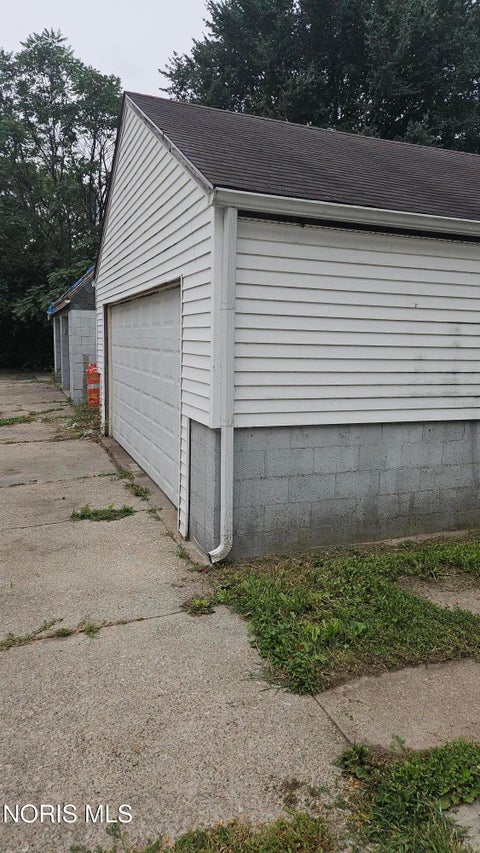 Tiny photo for 725 Plymouth Street, Toledo, OH 43605 (MLS # 10011108)