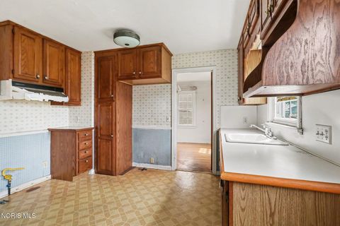 Tiny photo for 2647 Stamford Drive, Toledo, OH 43614 (MLS # 10006943)