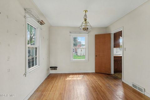 Tiny photo for 2647 Stamford Drive, Toledo, OH 43614 (MLS # 10006943)