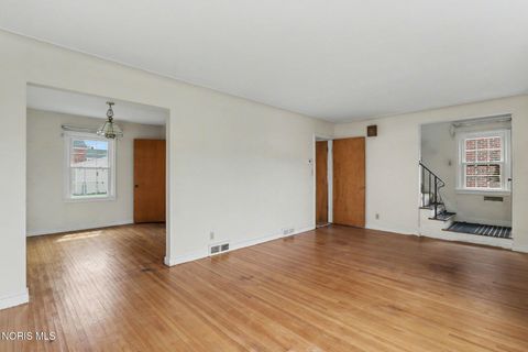 Tiny photo for 2647 Stamford Drive, Toledo, OH 43614 (MLS # 10006943)