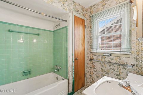 Tiny photo for 2647 Stamford Drive, Toledo, OH 43614 (MLS # 10006943)