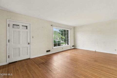 Tiny photo for 2647 Stamford Drive, Toledo, OH 43614 (MLS # 10006943)