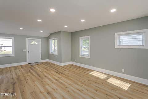 Tiny photo for 3251 Northwood Avenue, Toledo, OH 43606 (MLS # 10009606)