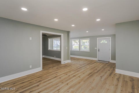 Tiny photo for 3251 Northwood Avenue, Toledo, OH 43606 (MLS # 10009606)