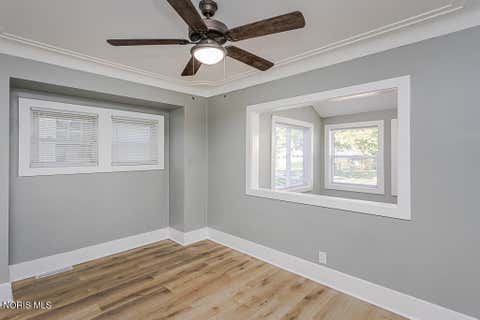 Tiny photo for 3251 Northwood Avenue, Toledo, OH 43606 (MLS # 10009606)