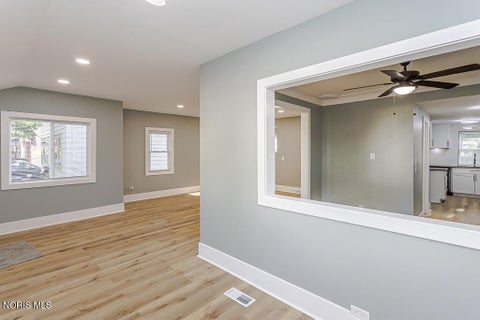 Tiny photo for 3251 Northwood Avenue, Toledo, OH 43606 (MLS # 10009606)