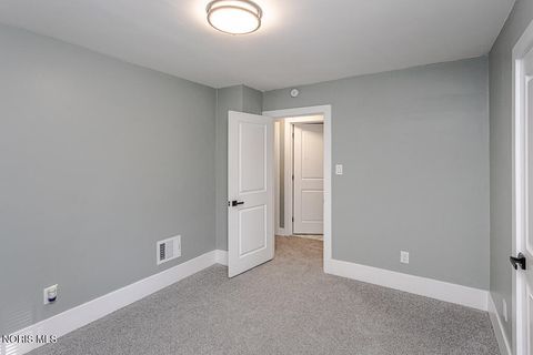 Tiny photo for 3251 Northwood Avenue, Toledo, OH 43606 (MLS # 10009606)