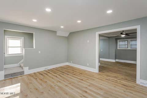 Tiny photo for 3251 Northwood Avenue, Toledo, OH 43606 (MLS # 10009606)