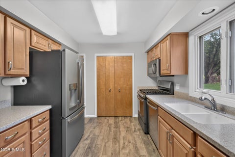 Tiny photo for 505 Meadow Springs Road, Maumee, OH 43537 (MLS # 10012833)