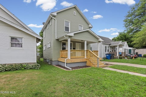 Photo of 1841 Mansfield Road, Toledo, OH 43613 (MLS # 10009731)