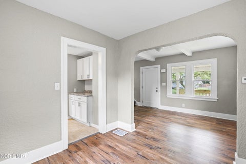 Tiny photo for 1841 Mansfield Road, Toledo, OH 43613 (MLS # 10009731)