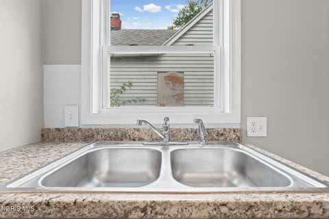 Tiny photo for 1841 Mansfield Road, Toledo, OH 43613 (MLS # 10009731)