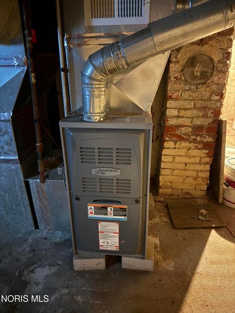 Tiny photo for 1152 Colton Street, Toledo, OH 43609 (MLS # 10006115)