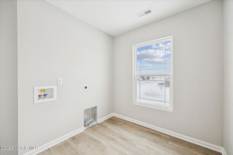 Tiny photo for 197 Valley Hall Drive, Perrysburg, OH 43551 (MLS # 10003187)