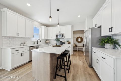 Tiny photo for 197 Valley Hall Drive, Perrysburg, OH 43551 (MLS # 10003187)