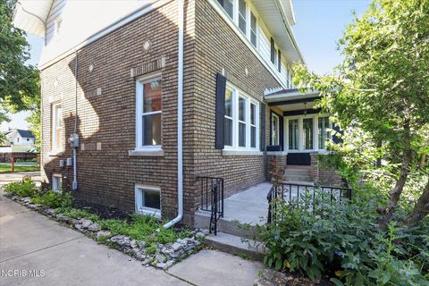 Tiny photo for 2876 Broadway Street, Toledo, OH 43614 (MLS # 10008287)