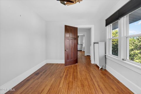 Tiny photo for 2876 Broadway Street, Toledo, OH 43614 (MLS # 10008287)