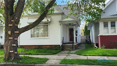 Photo of 240 Dexter Street, Toledo, OH 43608 (MLS # 10001970)