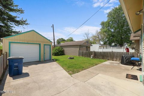 Tiny photo for 2049 Cummings Avenue, Toledo, OH 43609 (MLS # 10007540)