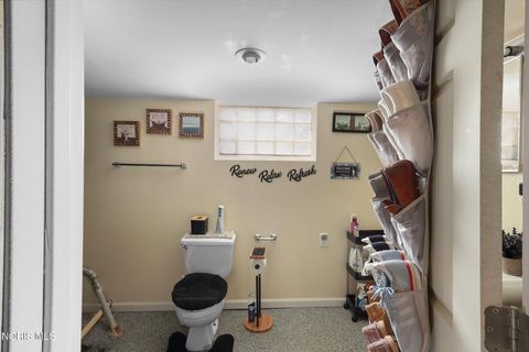 Tiny photo for 2049 Cummings Avenue, Toledo, OH 43609 (MLS # 10007540)