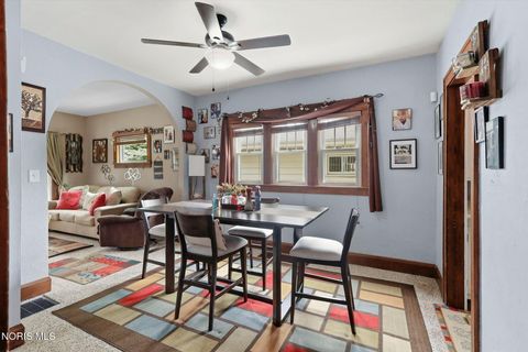 Tiny photo for 2049 Cummings Avenue, Toledo, OH 43609 (MLS # 10007540)