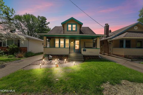 Photo of 2049 Cummings Avenue, Toledo, OH 43609 (MLS # 10007540)