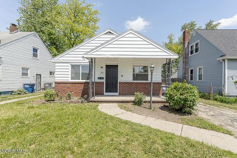 Photo of 29 Willamont Road, Toledo, OH 43612 (MLS # 10007937)