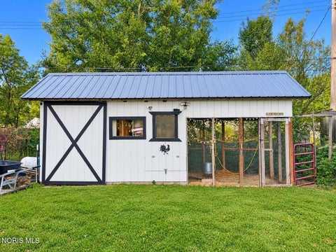 Tiny photo for 2016 Park Street, Findlay, OH 45840 (MLS # 10014456)