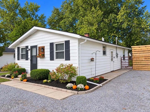 Tiny photo for 2016 Park Street, Findlay, OH 45840 (MLS # 10014456)