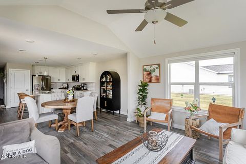 Tiny photo for 15193 Cypress Drive, Perrysburg, OH 43551 (MLS # 10008811)