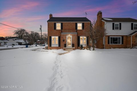 Photo of 4301 Drummond Road, Toledo, OH 43613 (MLS # 10003762)