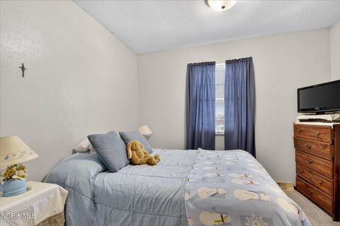Tiny photo for 35 Santus Drive, Rossford, OH 43460 (MLS # 10010117)
