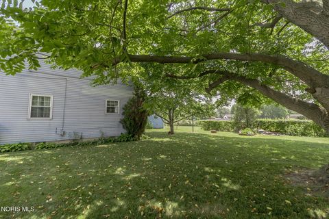 Tiny photo for 35 Santus Drive, Rossford, OH 43460 (MLS # 10010117)
