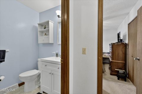 Tiny photo for 35 Santus Drive, Rossford, OH 43460 (MLS # 10010117)