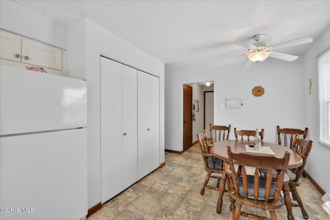 Tiny photo for 35 Santus Drive, Rossford, OH 43460 (MLS # 10010117)