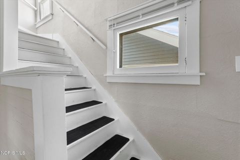 Tiny photo for 576 Dearborn Avenue, Toledo, OH 43605 (MLS # 10006525)