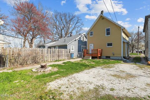 Tiny photo for 576 Dearborn Avenue, Toledo, OH 43605 (MLS # 10006525)