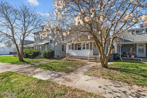 Tiny photo for 576 Dearborn Avenue, Toledo, OH 43605 (MLS # 10006525)