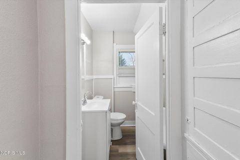 Tiny photo for 576 Dearborn Avenue, Toledo, OH 43605 (MLS # 10006525)