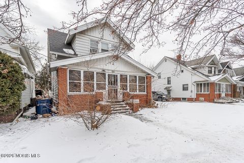Tiny photo for 54 E Lake Street, Toledo, OH 43608 (MLS # 10004127)