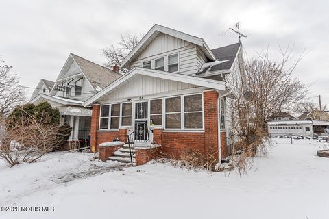 Tiny photo for 54 E Lake Street, Toledo, OH 43608 (MLS # 10004127)