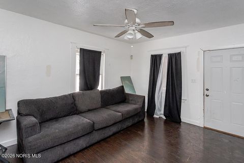 Tiny photo for 54 E Lake Street, Toledo, OH 43608 (MLS # 10004127)