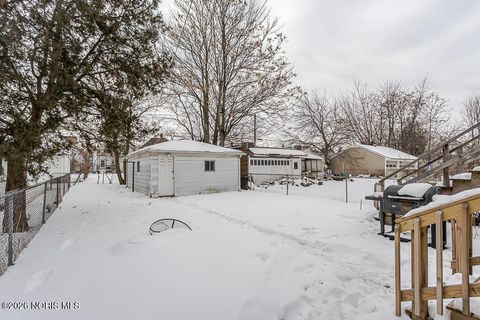 Tiny photo for 54 E Lake Street, Toledo, OH 43608 (MLS # 10004127)
