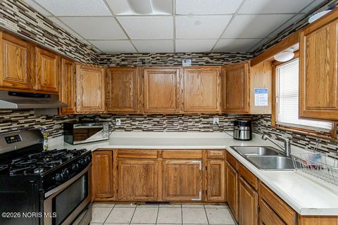 Tiny photo for 54 E Lake Street, Toledo, OH 43608 (MLS # 10004127)