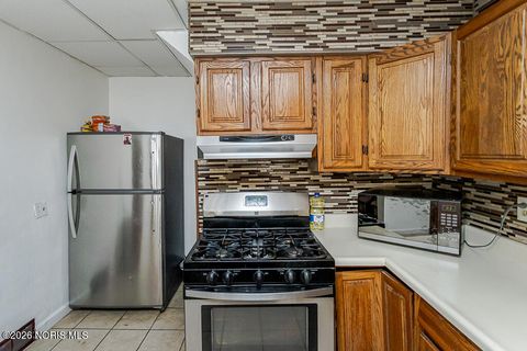 Tiny photo for 54 E Lake Street, Toledo, OH 43608 (MLS # 10004127)