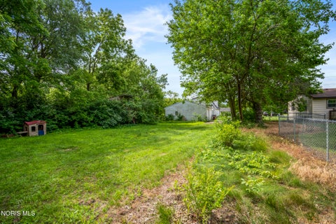 Tiny photo for 13110 Bishop Road, Bowling Green, OH 43402 (MLS # 10009327)