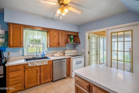 Tiny photo for 13110 Bishop Road, Bowling Green, OH 43402 (MLS # 10009327)