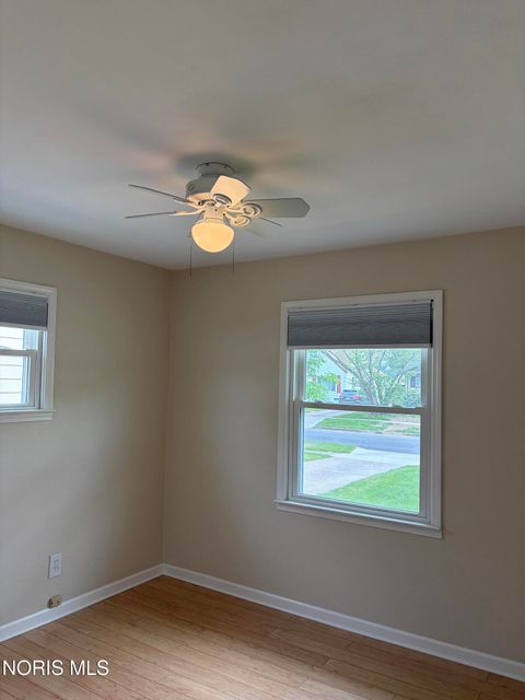 Tiny photo for 3046 Winston Boulevard, Toledo, OH 43614 (MLS # 10008185)