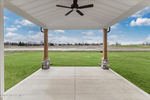 Tiny photo for 112 Kinloch Drive, Perrysburg, OH 43551 (MLS # 10003022)